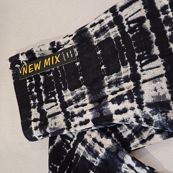 New Mix leggings black and white abstract static tie dye One Size up to 14 NWT - Picture 4 of 11